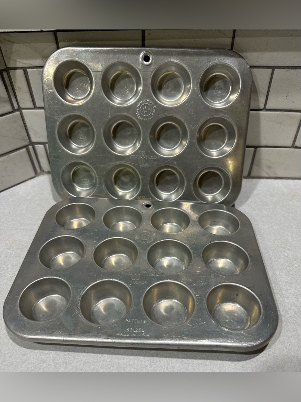 Vintage United Aircraft Products Muffinaire  Muffin Pans  Baking Cupcake USA- 2